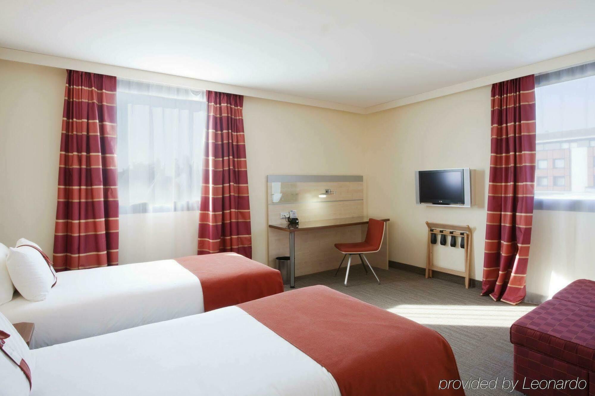 Holiday Inn Express Toulouse Airport, An Ihg Hotel Blagnac Zewnętrze zdjęcie